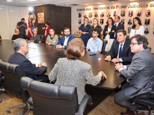 Jovens não adotados egressos de abrigos serão acolhidos em república