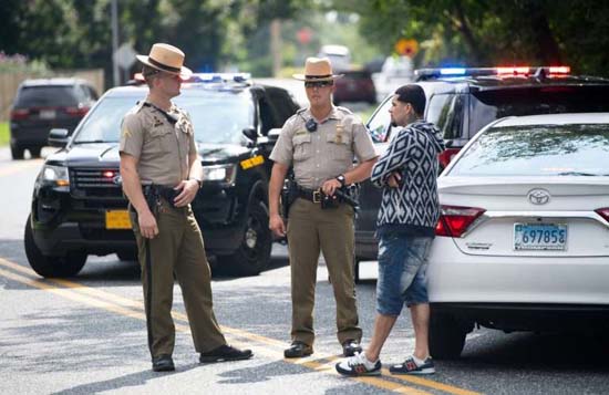 Mulher mata três pessoas e fere três em tiroteio em Maryland