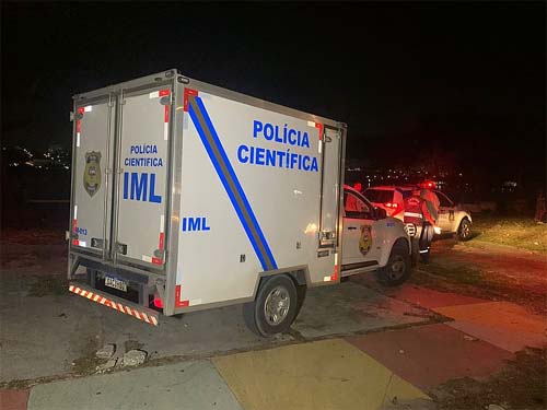 Vizinhos dizem que vítima morta a facadas havia discutido com companheira um dia antes