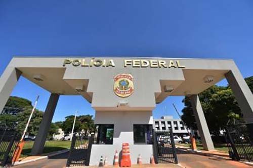 Bolsonaro pode baixar decreto para chamar até 3 mil aprovados na PF e na PRF