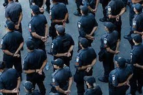 Número de PMs da ativa cai 6,8% em 10 anos, aponta estudo; policiais civis e científicos recuaram 2% 