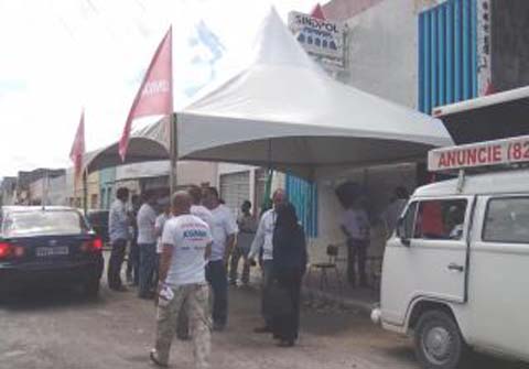 Sindpol realiza vigília com café para cobrar proposta do governo