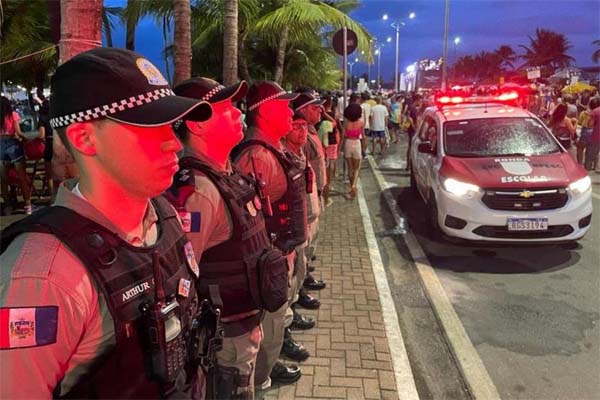 Mil policiais reforçam segurança nas prévias carnavalescas de Maceió, segundo plano da PM-AL