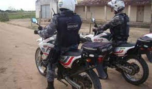 Bandido é baleado em troca tiros com PMs em tentativa de assalto em Arapiraca