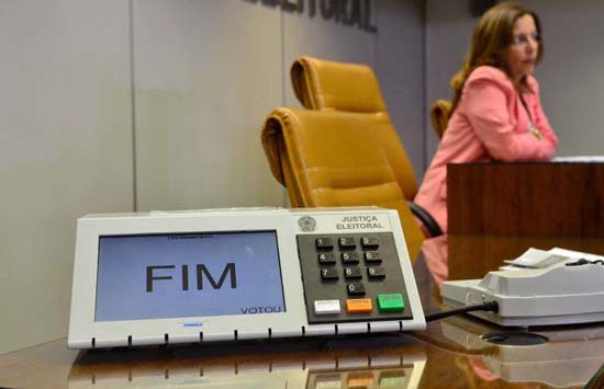 Apenas 3 candidatos ao Planalto querem fim da reeleição