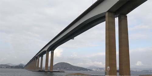 Após colisão de navio, ponte Rio-Niterói é totalmente liberada