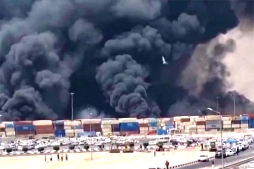 Explosão gigantesca deixa 750 feridos e oito mortos no Irã