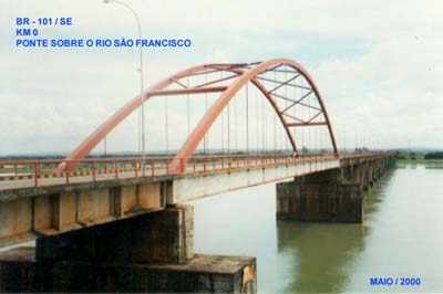 Acidente envolvendo cinco veículos mata pelo menos cinco pessoas na BR 101 