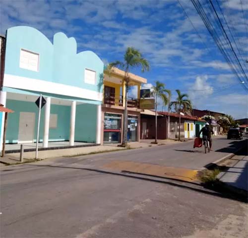 Homem é assassinado a tiros na pousada da mãe em cidade turística de AL