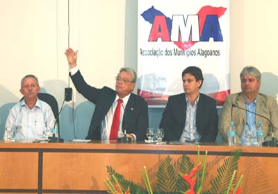 Teotonio anuncia reunião com prefeitos e secretários municipais 