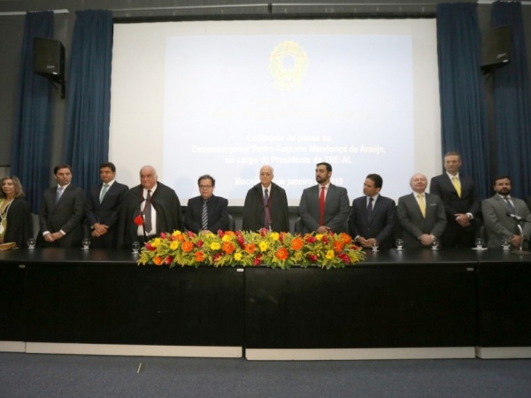 Desembargador Pedro Augusto toma posse como presidente do TRE-AL