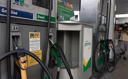 12 postos de combustíveis são autuados pelo Procon por aumento indevido; veja lista