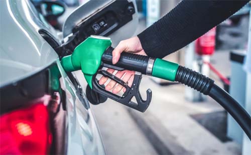 Gasolina deve ficar R$ 0,34 mais cara a partir de sábado com volta de impostos