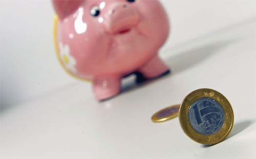 Poupança deixa de perder para inflação após dois anos