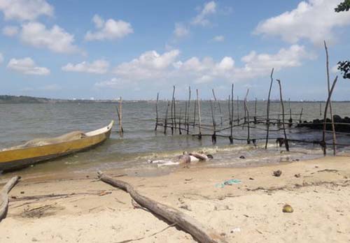 Corpo é encontrado boiando e com as mãos amarradas em Coqueiro Seco