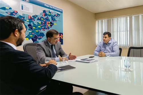 Prefeito Carlos aciona Procuradoria Geral de Justiça após novas tentativas de falsificação de renúncia