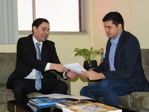 Rui Palmeira sanciona Lei que isenta de impostos moradores do Pinheiro, Mutange e Bebedouro