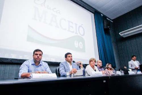 Rui Palmeira lança educação integral para 7 mil alunos