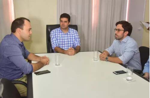 Rui Palmeira assina termos de fomento para o turismo de Maceió