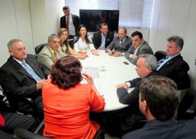 Prefeitos defendem em Brasília isenção de taxas para desabrigados