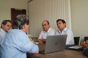 Prefeito busca alternativas para levar novas empresas a São José da Laje