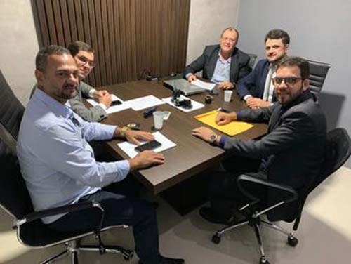 Prefeito de Maribondo participa de reunião com advogados para tratar de Precatórios do FUNDEF