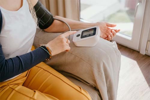 Entenda o que é a pressão arterial e saiba o que ela indica