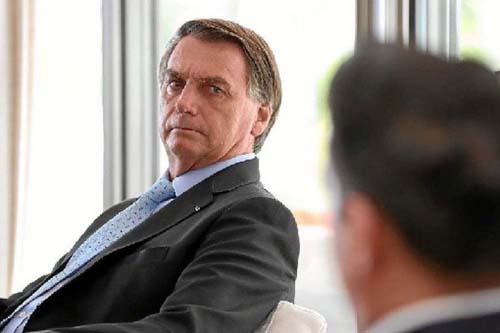 Com Lula no radar, Bolsonaro avança em ações populistas no governo