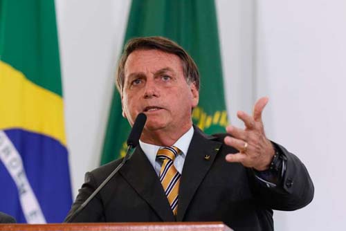 Bolsonaro: Brasil tem problemas mais complexos do que as questões raciais