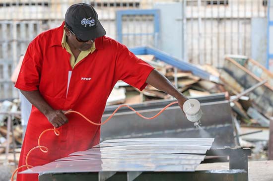 Plenário pode votar projeto que obriga preso a ressarcir gastos com prisão