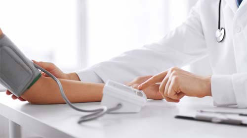 Sinais de que tem a pressão arterial perigosamente alta