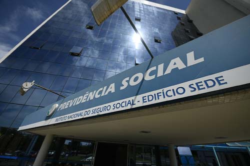 MP que dificulta benefícios previdenciários recebe 577 emendas