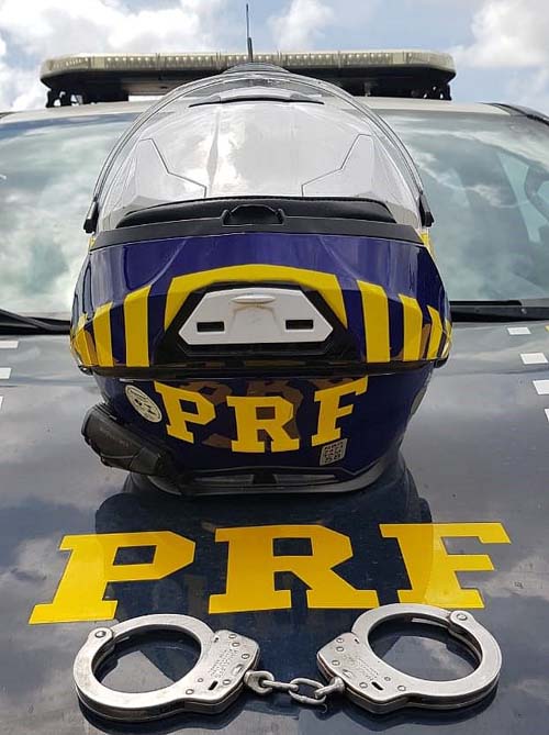 Homem é preso em abordagem após policiais verificarem mandado de prisão em sistema