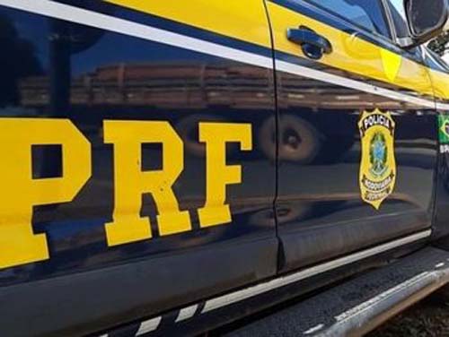 Colisão entre caminhão e moto deixa homem morto na BR-104 em Alagoas