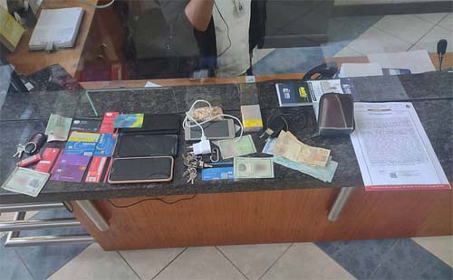 Homens são presos com procuração falsa tentando sacar R$ 40 mil em agência na Ponta Verde