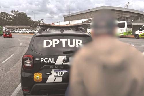 Homem acusado de homicídio é preso ao desembarcar no Aeroporto Zumbi dos Palmares