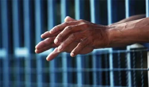 Polícia prende assassino de homem que devia 300 reais para o tráfico