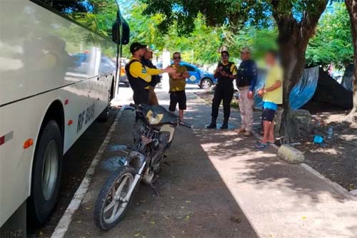 Suspeito com mandado de prisão em aberto é preso na Praça Sinimbu, em Maceió