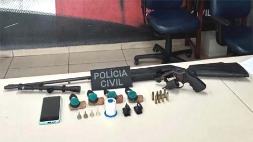 Suspeito de envolvimento em homicídio em Murici é preso com arma e munições