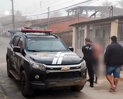 Polícia prende homem acusado de dopar, estuprar e divulgar imagens sexuais de vítimas