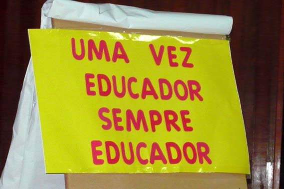 Mais de 3 mil professores se aposentarão em dois anos