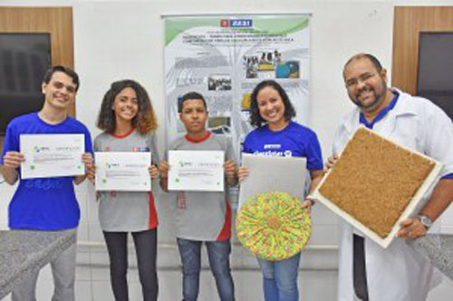 Escola Sesi conquista prêmio científico em feira na USP