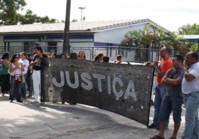 Educadores prometem ir à Justiça contra decreto do governo de AL