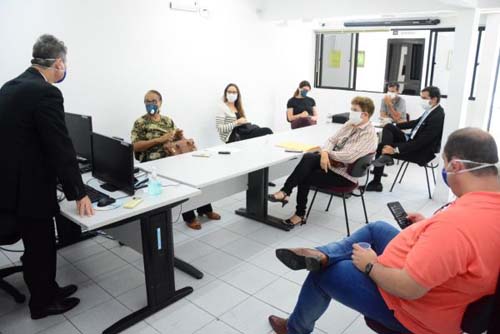 Professores da rede privada aceitam entrar em férias coletivas a partir de 4 de maio