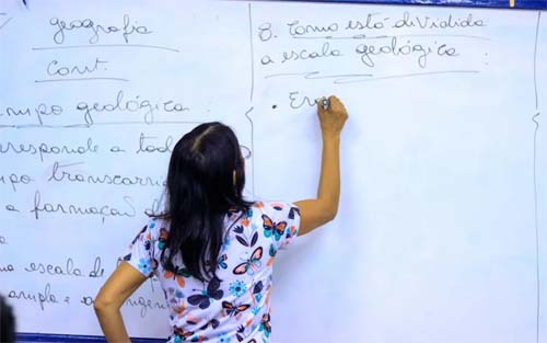 Veja a relação dos milhares de trabalhadores que perderam o emprego na Secretaria de Educação