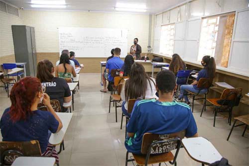 Estudantes já podem saber se foram contemplados pelo Programa Pé-de-Meia