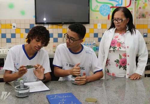 Rede estadual tem cinco projetos selecionados para maior feira científica do país