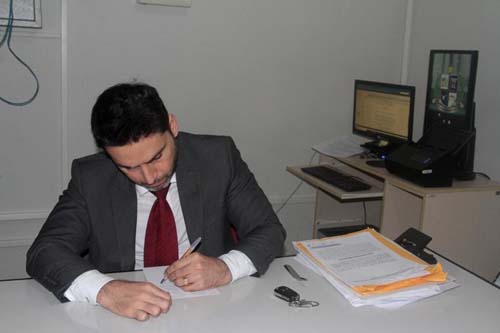 MP ajuíza ação contra médico e ex-secretário de saúde acusados de cobrar consulta em UBS