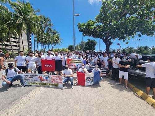 Candidatos aprovados fazem manifestação pela retomada do concurso de soldado da PM