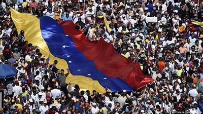 Na Venezuela, multidão vai às ruas contra Maduro